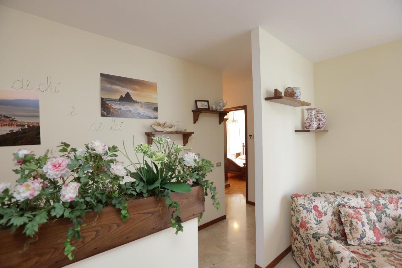 De Chi E De La Apartment Sestri Levante Bagian luar foto