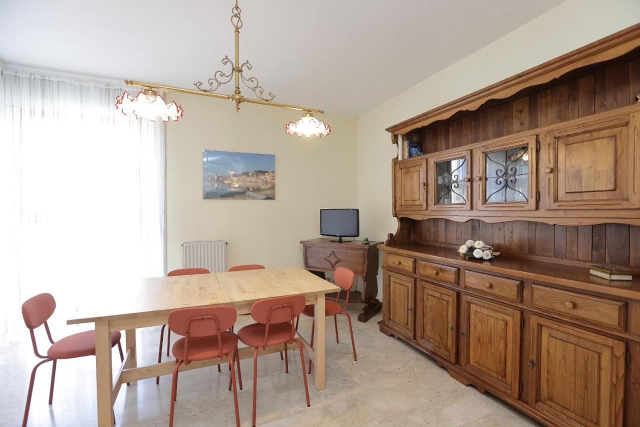 De Chi E De La Apartment Sestri Levante Bagian luar foto